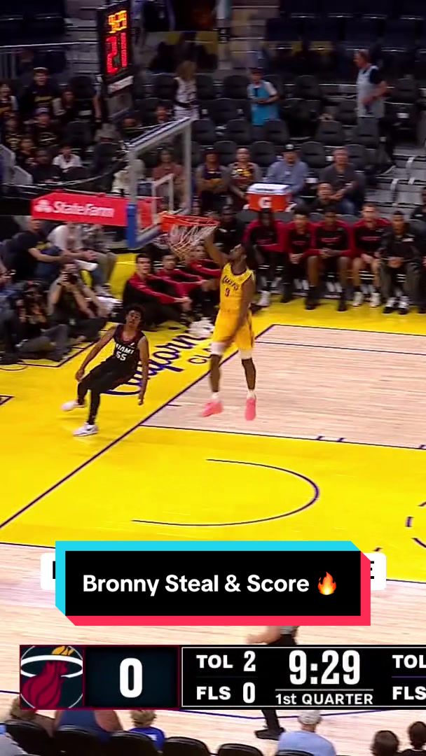 Bronny James getting things started 👏 